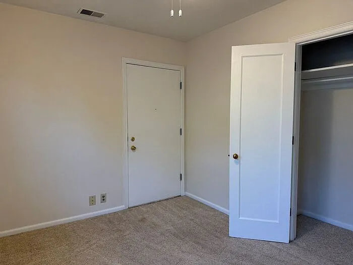 2521 Mariposa Dr — Photo 9