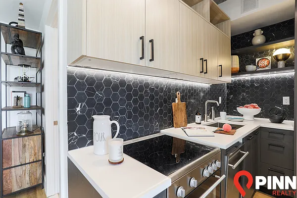 Rented by Pinn Realty | media 35