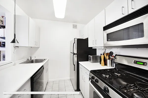 Rented by Nicole Fishman, LREB | media 24