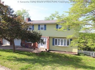 1109 Skytop Cir, Charleston, WV 25314