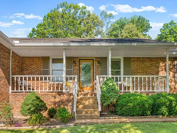 4th image of 4003 S Windsor Ct