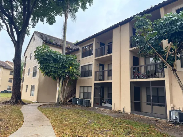 4361 W Mcnab Road #17, Pompano Beach, FL 33069