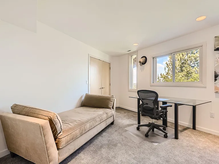 450 College Ave — Photo 29