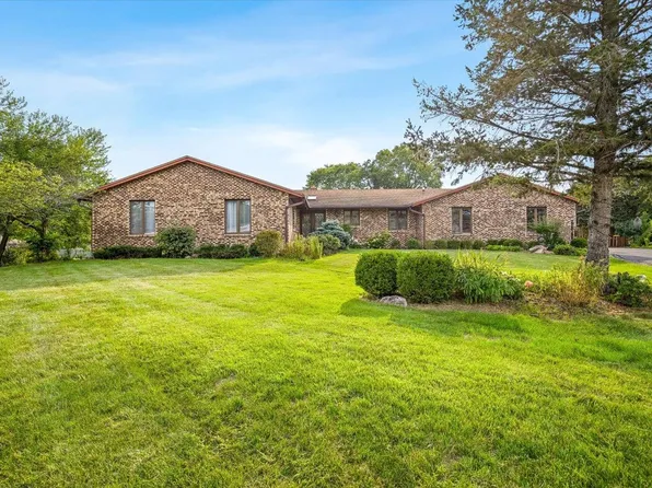 6531 Shadow Ridge Rd, Rockford, IL 61107