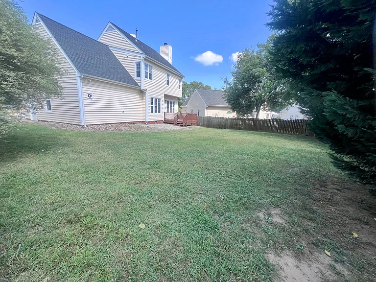 2029 Battlewood Rd — Photo 36