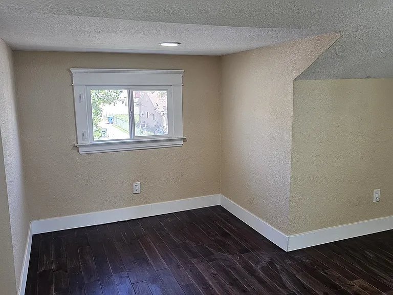 920 1/2 N Arrowhead Ave — Photo 12