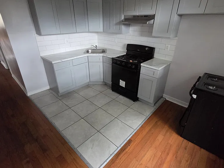736 S 12th St #2F — Photo 6