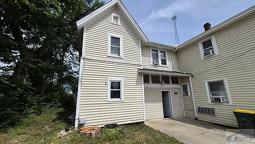 115 Sycamore St #C Photo 1