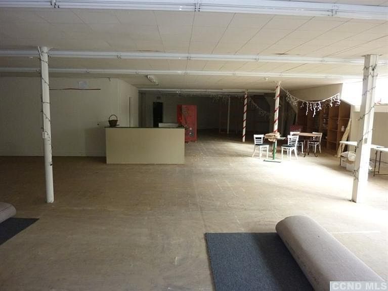 2nd image of 25 Main St