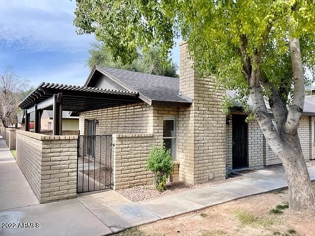 1st image of 19 W Concorda Dr APT 102
