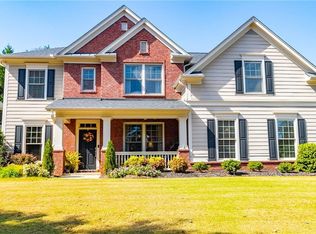 7423 Fireside Ln, Flowery Branch, GA 30542