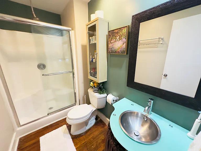 321 S Flores St #104 — Photo 4