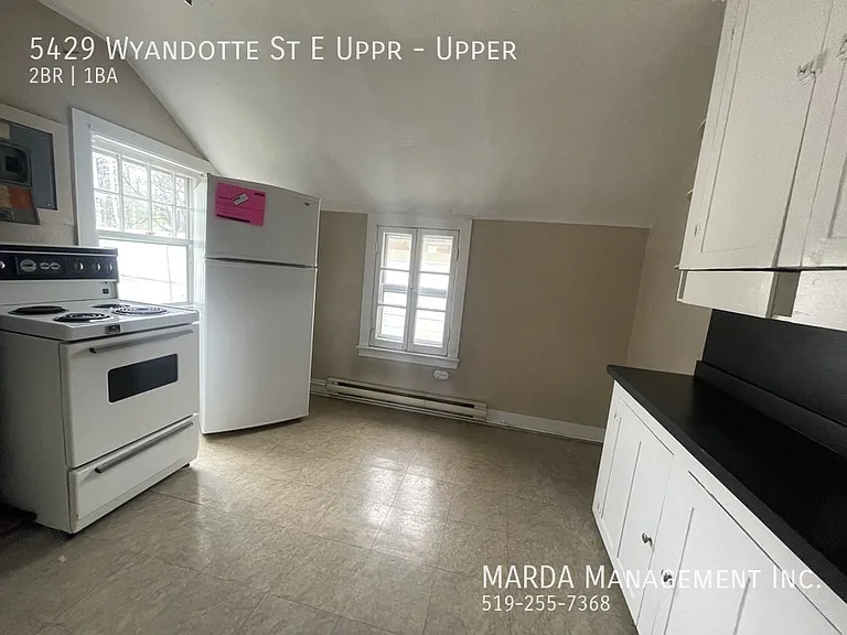 5429 Wyandotte St E #UPPER — Photo 13