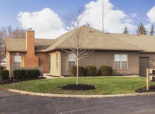 2495 Hooverside Ln, Grove City, OH