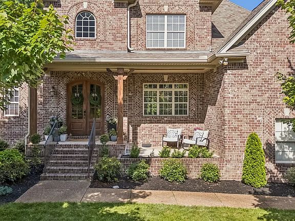 2nd image of 1039 Alice Springs Cir