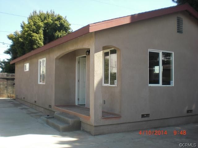 2nd image of 905 W 73rd St