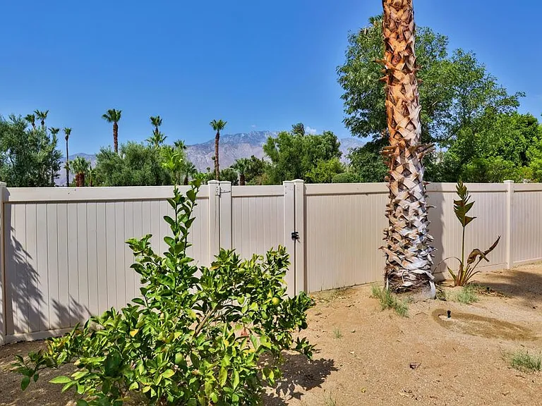 1421 Sunflower Cir N — Photo 29