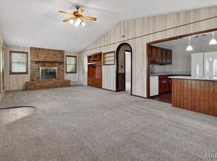 16 Monte Rosa Dr, De Soto, MO 63020