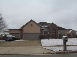 812 Devonshire Ave, Tipp City, OH 45371