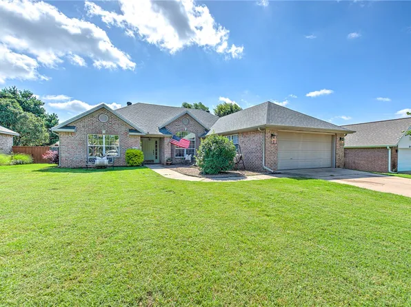 215 Shane Dr, Centerton, AR 72719