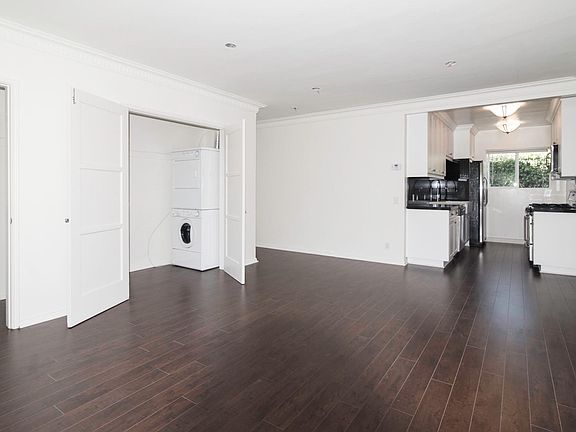 3rd image of 9925 Robbins Dr APT 6