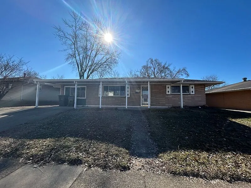 130 Savoy Ave photo 1