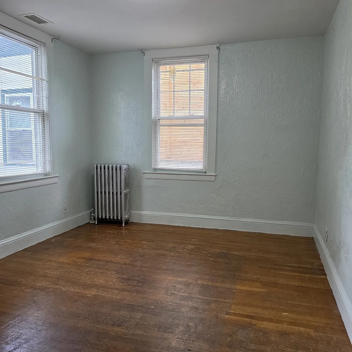 2 bed, 1.0 bath, 950 sqft, $2,300 — Photo 4