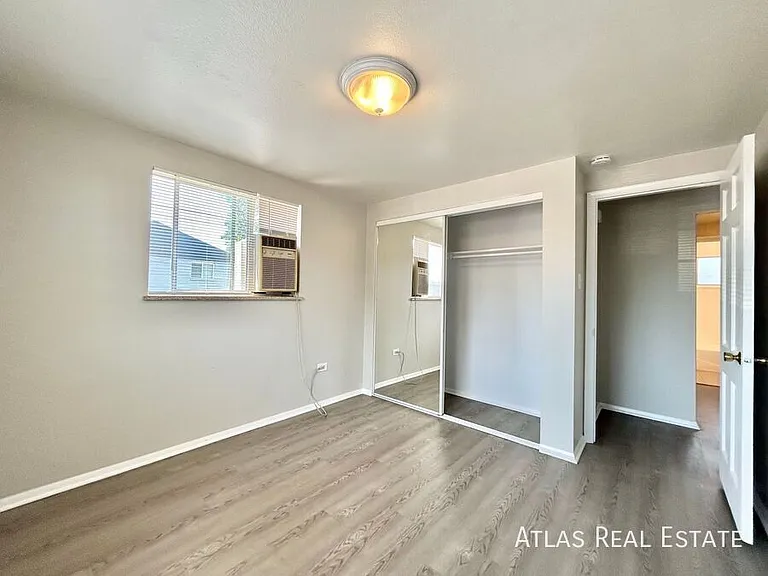 2337 S Locust St #C — Photo 8