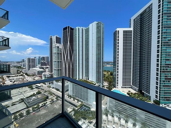 3rd image of 851 NE 1st Ave #2807