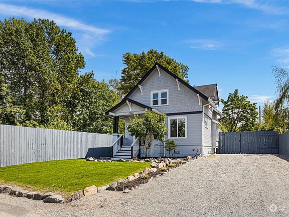 2nd image of 1812 E Wright Avenue