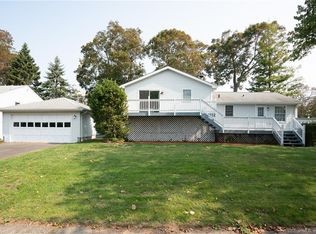 121 Beachland Ave, Milford, CT 06460