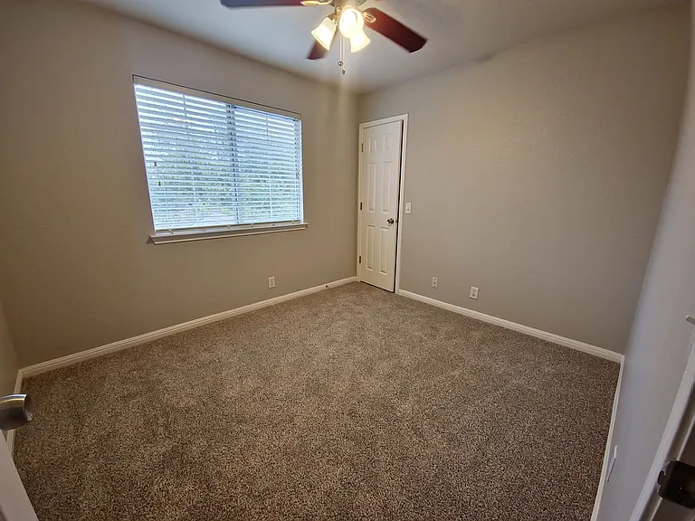 107 Orange Tree Ln — Photo 16