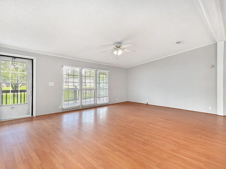 5410 Carriage Trails Dr — Photo 9