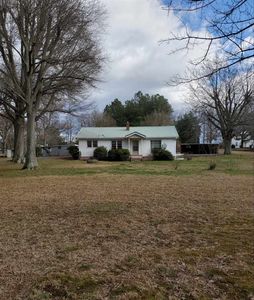 817 S Shamrock Ave, Landrum, SC, 29356