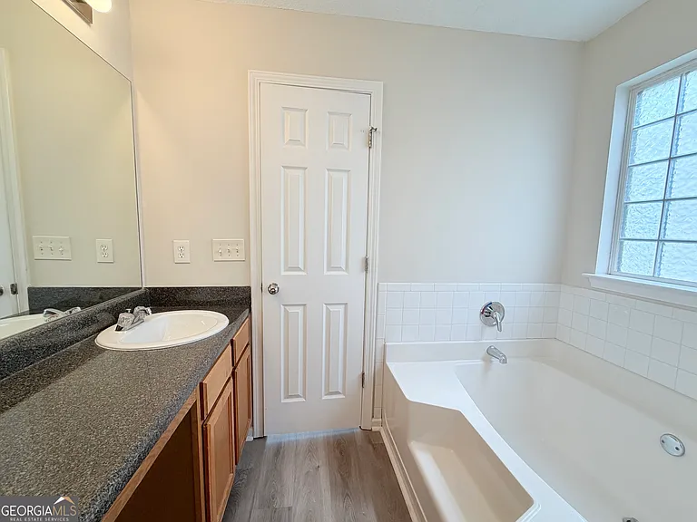 1007 Rolling Meadows Rd — Photo 11