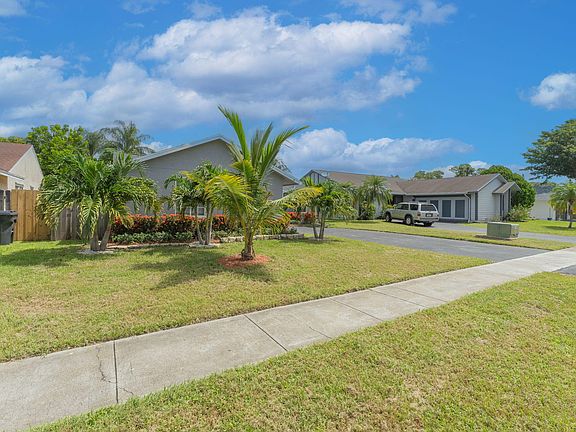 2nd image of 7785 Blackwood Lane