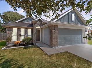706 Heritage Dr, Navasota, TX 77868
