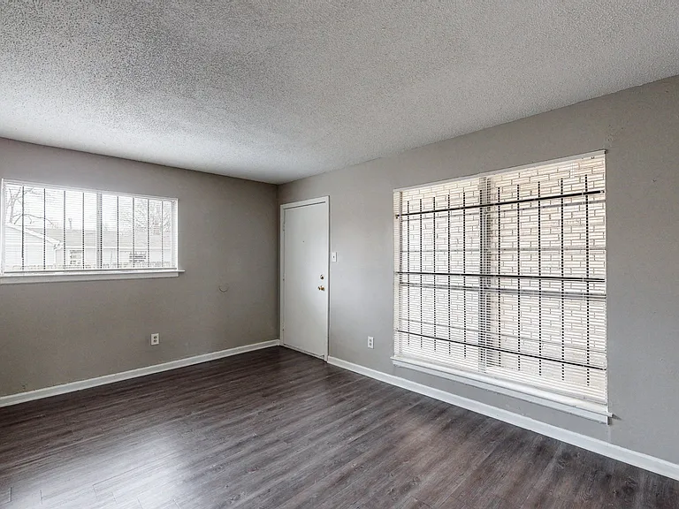 Barron Court — Photo 3