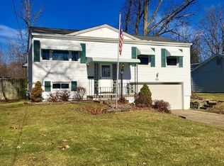 4864 Woodhurst Dr, Austintown, OH
