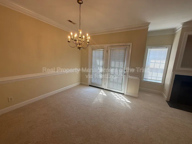 103 Southlake Ct — Photo 6