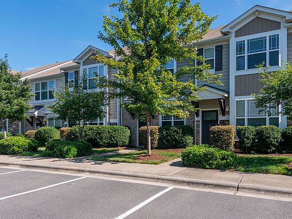 4th image of 307 Carthage Ct