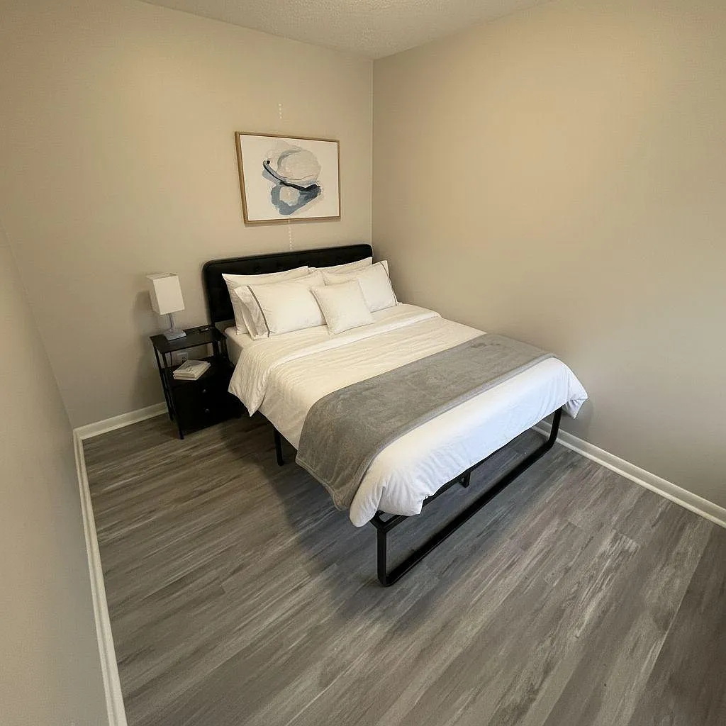 4 bed, 3.0 bath, 2100 sqft, $650 — Photo 1