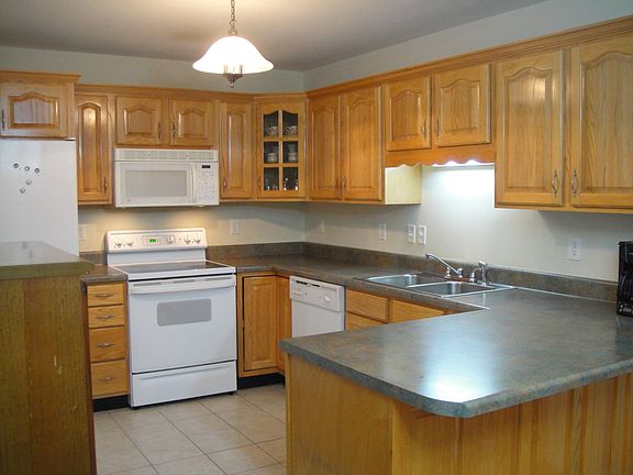 2nd image of 354 Rock Creek Trl