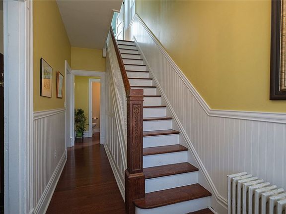 4th image of 38 E Orchard Ave