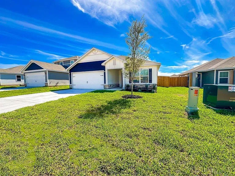 16322 Sweet Grove Dr — Photo 2