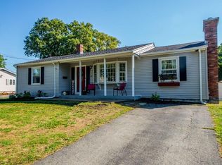 118 Greenbrier Dr, New Bedford, MA 02745