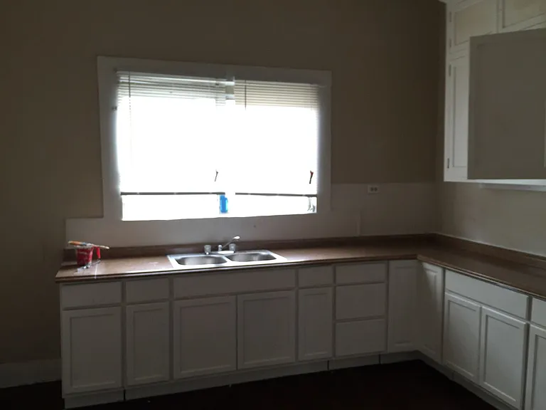 1018 S Olive St — Photo 6