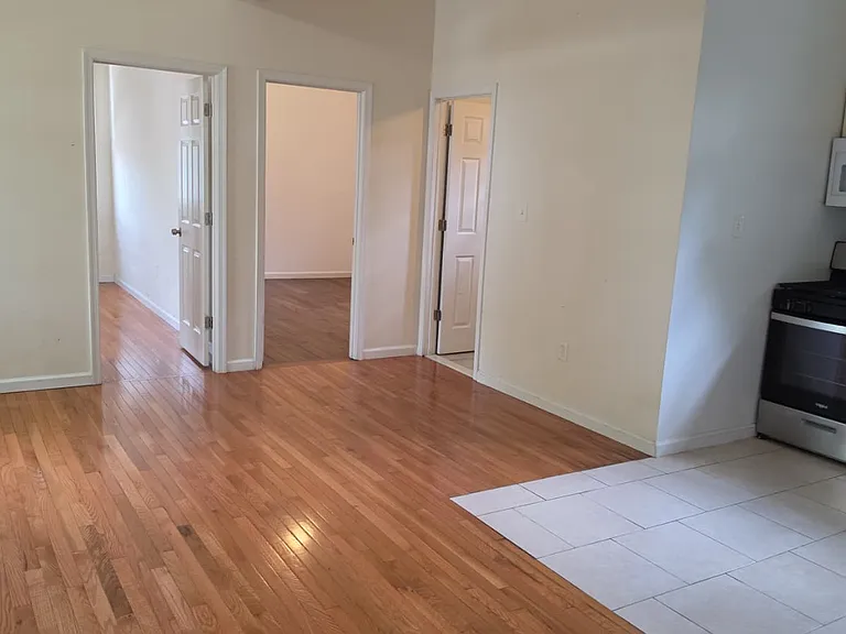 825 S 15th St #2L — Photo 2