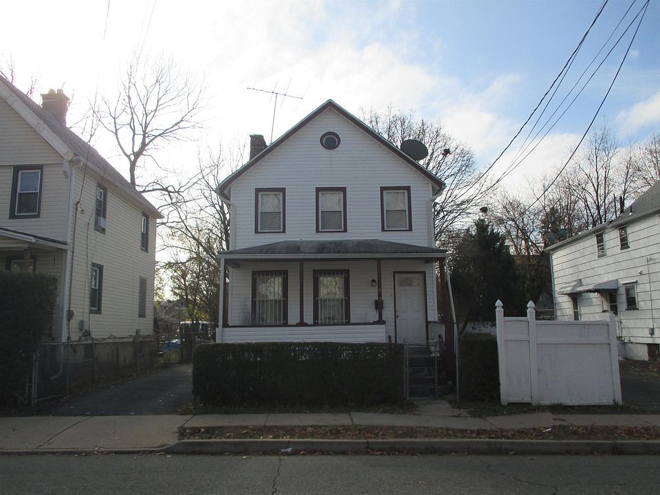1st image of 552 Tremont Ave