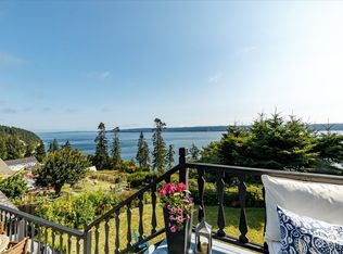 2267 Cranes Landing Dr, Greenbank, WA